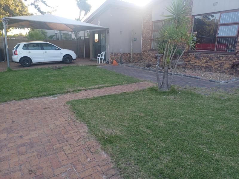 To Let 4 Bedroom Property for Rent in Morgenster Western Cape
